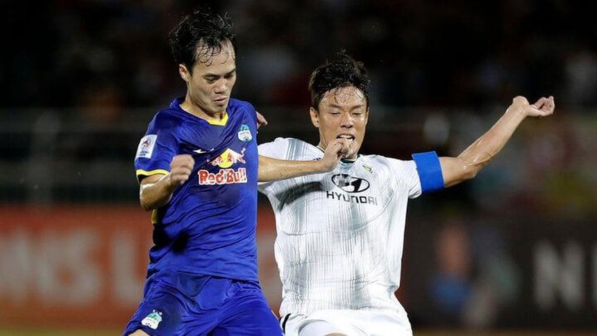 HLV Kim Sang Sik khen Văn Toàn và Công Phượng, nhưng không quên gửi lời cảnh báo - Ảnh 2.