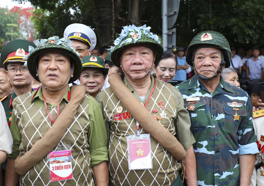 Điện Biên rộn ràng trước giờ khai lễ - Ảnh 2. Điện Biên rộn ràng trước giờ khai lễ - Ảnh 2.
