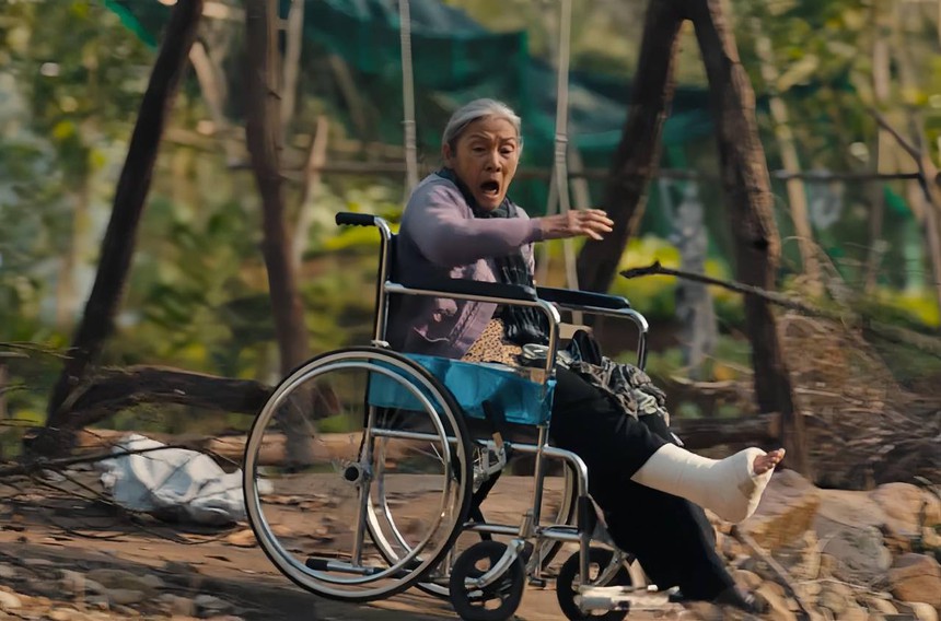 “Bà Hai” Thanh Hiền trong Lật mặt 7 từng đóng 700 phim - Ảnh 2. “Bà Hai” Thanh Hiền trong Lật mặt 7 từng đóng 700 phim - Ảnh 2.