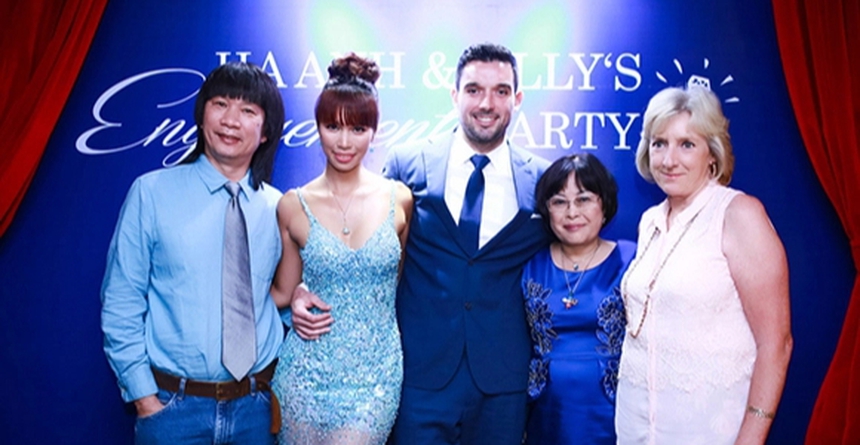 Dàn mẹ chồng Tây chất lượng của sao Việt: Hà Hồ được khen như Bạch Tuyết, Lan Phương không phải nấu ăn, rửa bát khi sang thăm mẹ chồng - Ảnh 11. Dàn mẹ chồng Tây chất lượng của sao Việt: Hà Hồ được khen như Bạch Tuyết, Lan Phương không phải nấu ăn, rửa bát khi sang thăm mẹ chồng - Ảnh 11.