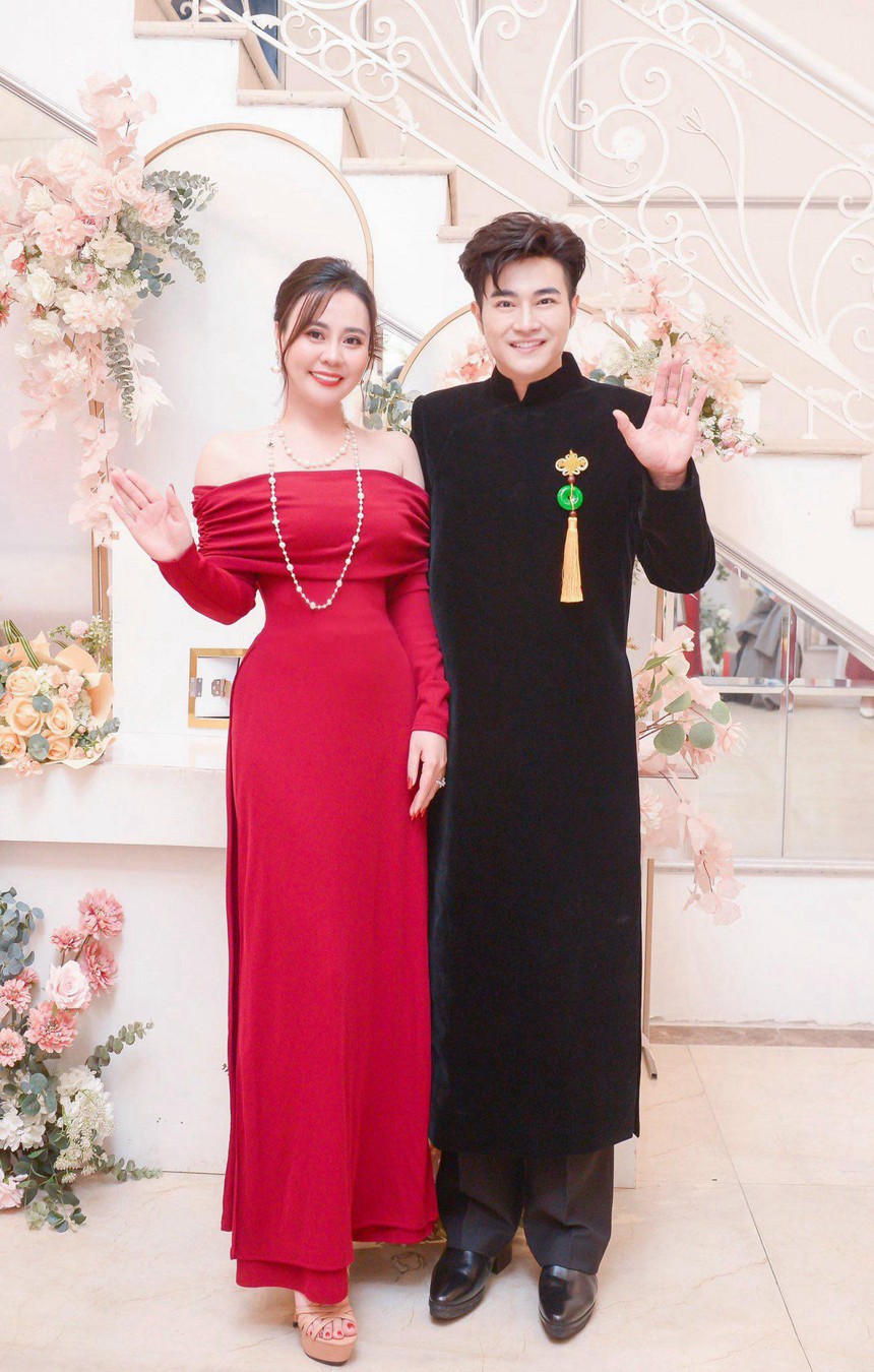 Hoa hậu Phan Kim Oanh mời ca sĩ Minh Quân ngồi "ghế nóng" Mrs Earth Vietnam 2024 - Ảnh 1. Hoa hậu Phan Kim Oanh mời ca sĩ Minh Quân ngồi "ghế nóng" Mrs Earth Vietnam 2024 - Ảnh 1.