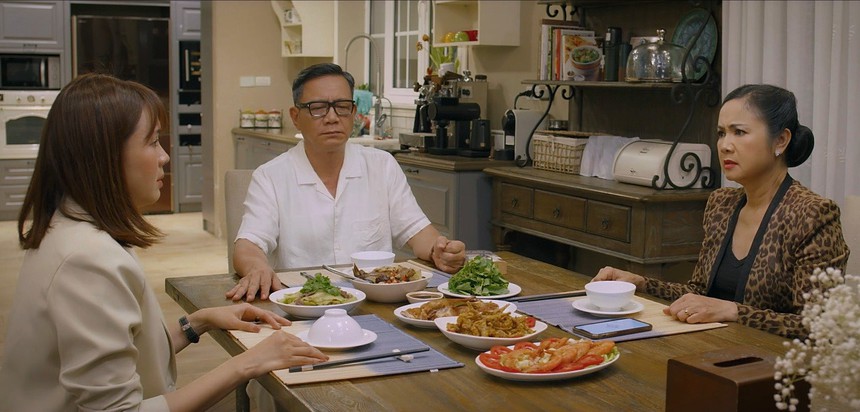 Ba bà mẹ trong 'Trạm cứu hộ trái tim': Người độc đoán, cay nghiệt, người yêu thương con hết mực - Ảnh 4. Ba bà mẹ trong 'Trạm cứu hộ trái tim': Người độc đoán, cay nghiệt, người yêu thương con hết mực - Ảnh 4.