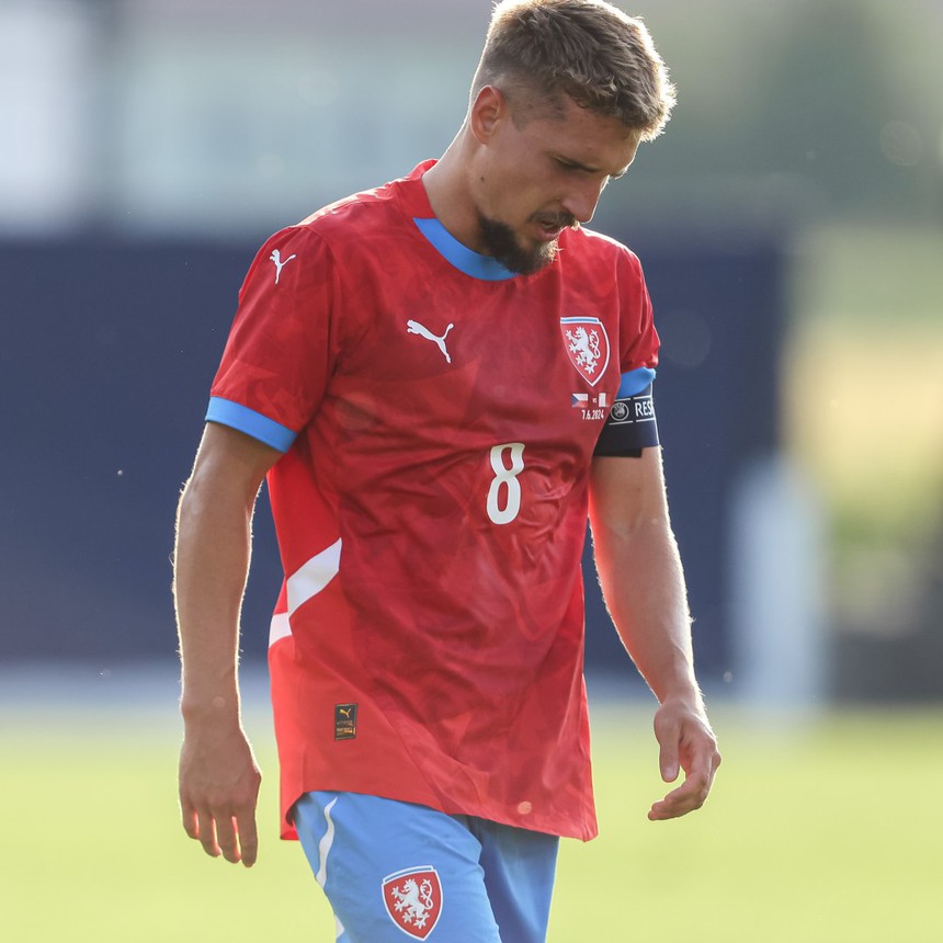 Ngôi sao lỡ EURO 2024 vì tai nạn xe đạp - Ảnh 2.