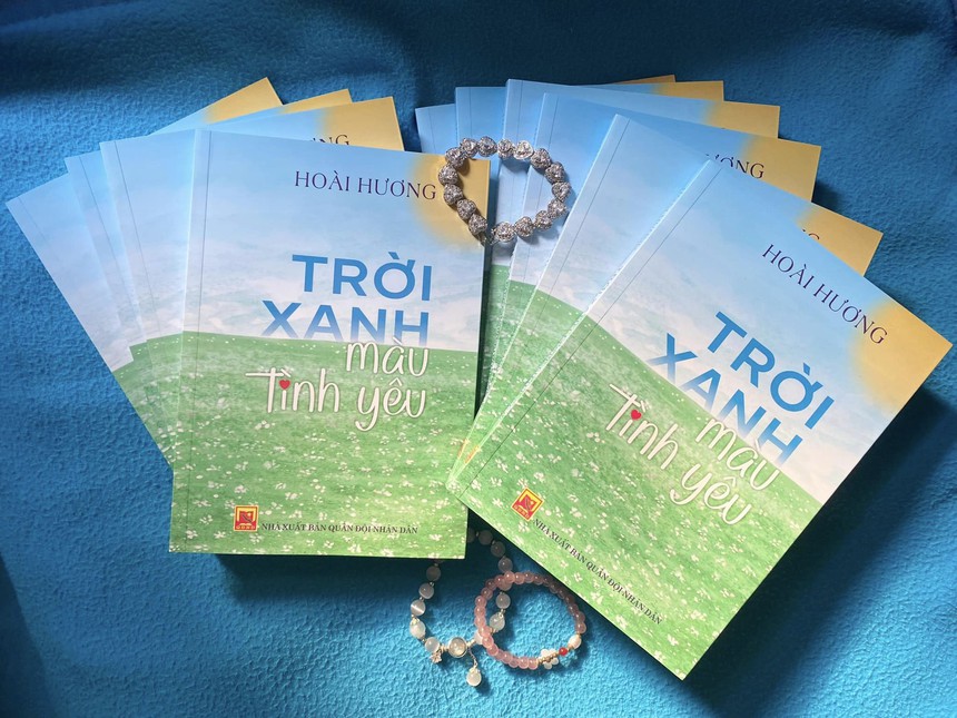 Nhà văn Hoài Hương: Nghiêng về cái đẹp thuần mỹ, trong trẻo - Ảnh 4. Nhà văn Hoài Hương: Nghiêng về cái đẹp thuần mỹ, trong trẻo - Ảnh 4.