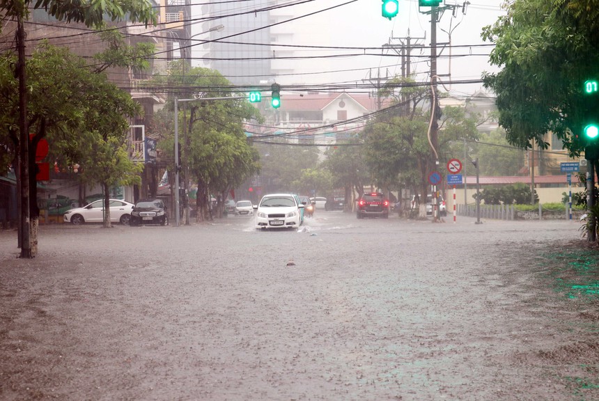Hầu hết các khu vực có mưa rào và dông - Ảnh 2. Hầu hết các khu vực có mưa rào và dông - Ảnh 2.