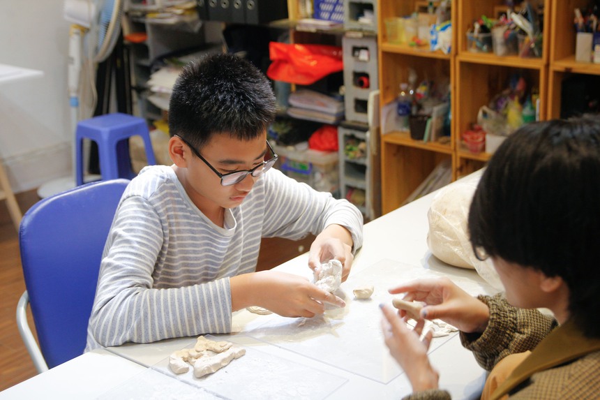 Triển lãm nghệ thuật của trẻ tự kỷ: Con đường sáng tạo dẫn đến niềm vui - Ảnh 4. Triển lãm nghệ thuật của trẻ tự kỷ: Con đường sáng tạo dẫn đến niềm vui - Ảnh 4.