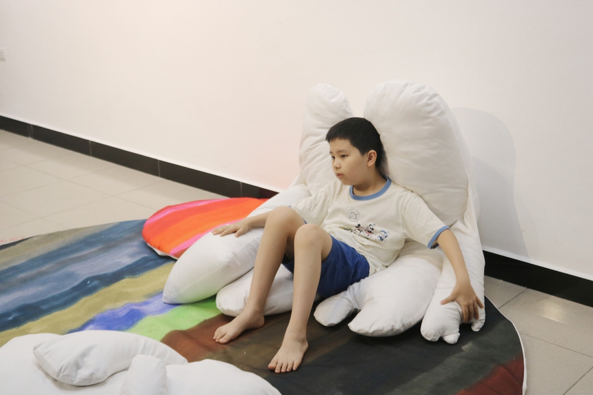 Triển lãm nghệ thuật của trẻ tự kỷ: Con đường sáng tạo dẫn đến niềm vui - Ảnh 5. Triển lãm nghệ thuật của trẻ tự kỷ: Con đường sáng tạo dẫn đến niềm vui - Ảnh 5.