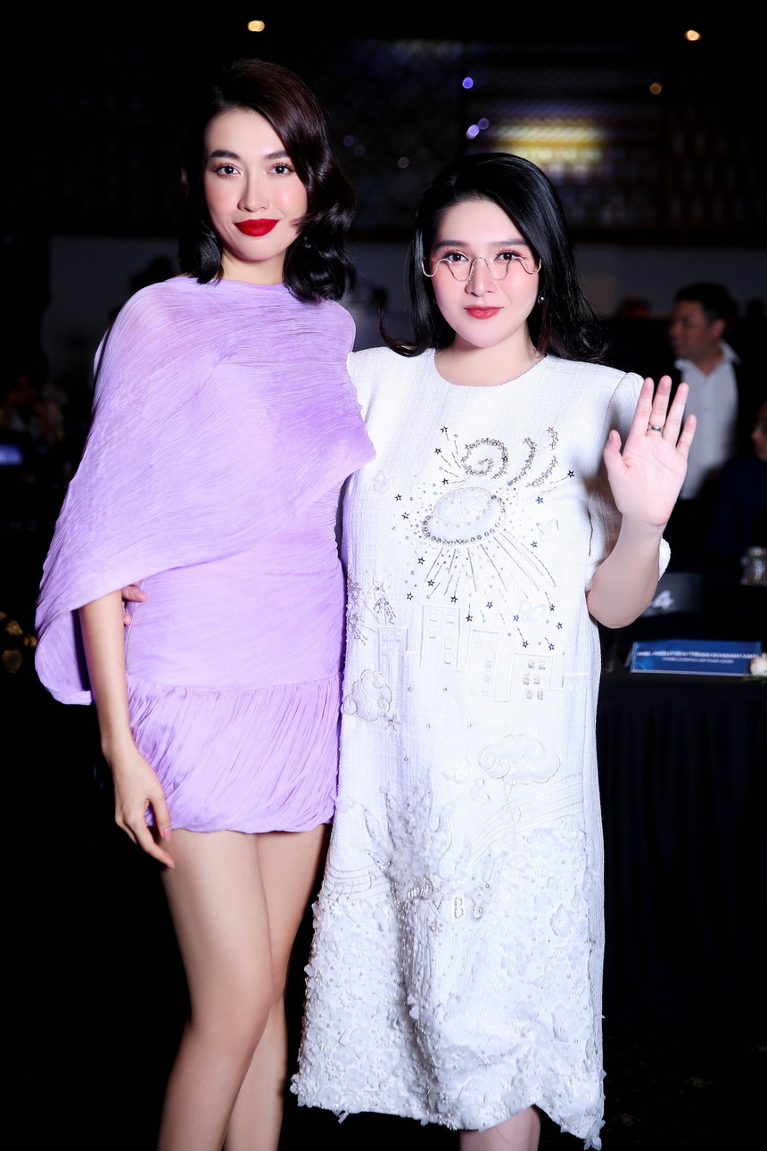 Miss Cosmo 2024: Bác sĩ Phúc Ngân hội ngộ dàn mỹ nhân sau 2 năm làm mẹ bỉm - Ảnh 5. Miss Cosmo 2024: Bác sĩ Phúc Ngân hội ngộ dàn mỹ nhân sau 2 năm làm mẹ bỉm - Ảnh 5.