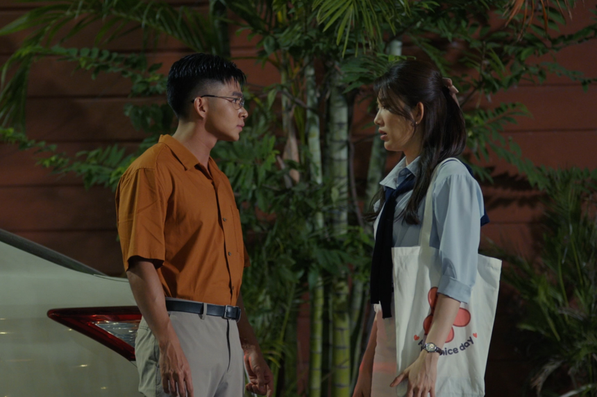 Jun Phạm nói về cảnh thân mật với Thúy Ngân trong "7 năm chưa cưới sẽ chia tay" - Ảnh 2. Jun Phạm nói về cảnh thân mật với Thúy Ngân trong "7 năm chưa cưới sẽ chia tay" - Ảnh 2.