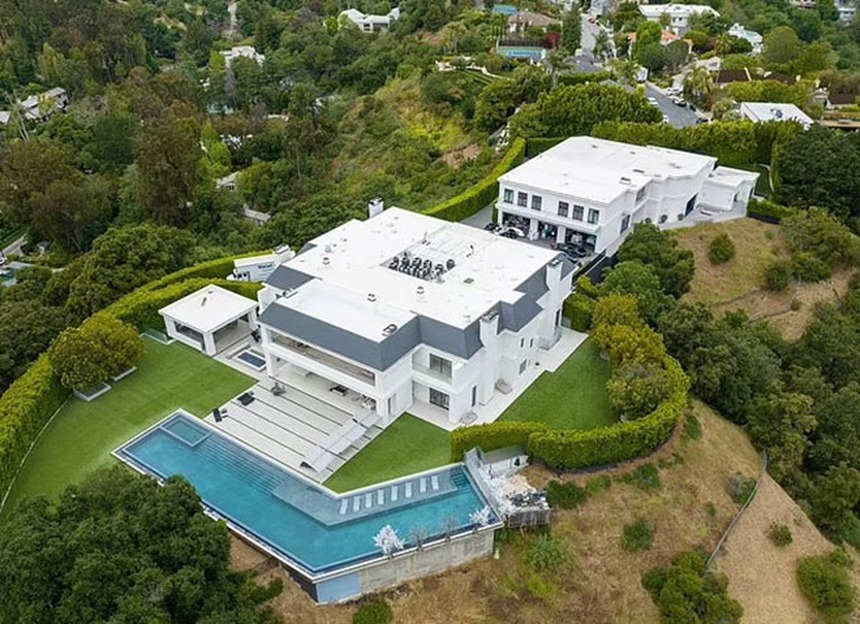 Tại sao Jennifer Lopez và Ben Affleck lại bán căn biệt thự trị giá 60 triệu USD ở Los Angeles? - Ảnh 2. Tại sao Jennifer Lopez và Ben Affleck lại bán căn biệt thự trị giá 60 triệu USD ở Los Angeles? - Ảnh 2.