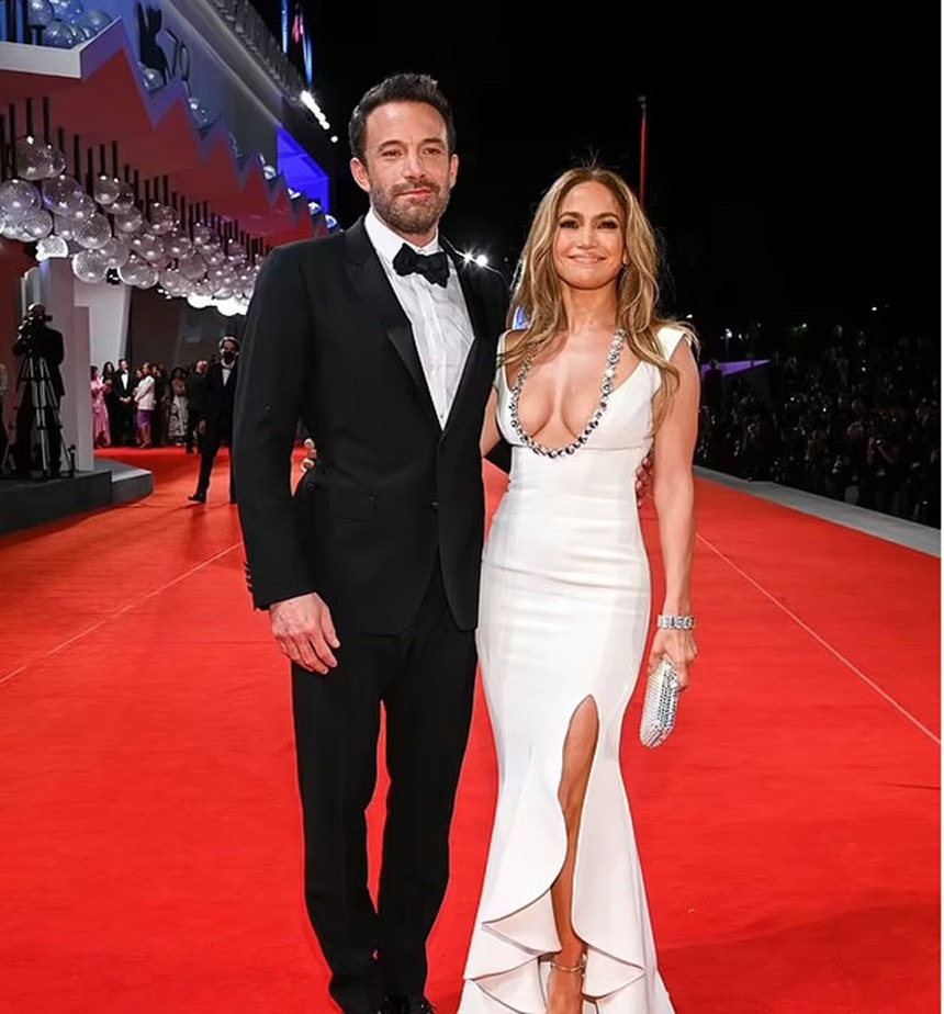 Tại sao Jennifer Lopez và Ben Affleck lại bán căn biệt thự trị giá 60 triệu USD ở Los Angeles? - Ảnh 5. Tại sao Jennifer Lopez và Ben Affleck lại bán căn biệt thự trị giá 60 triệu USD ở Los Angeles? - Ảnh 5.