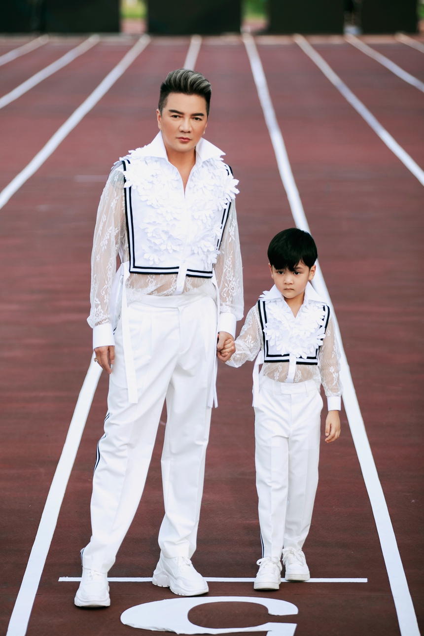 Minh Tú - Lan Khuê “đụng độ” trên cùng sàn runway - Ảnh 5.