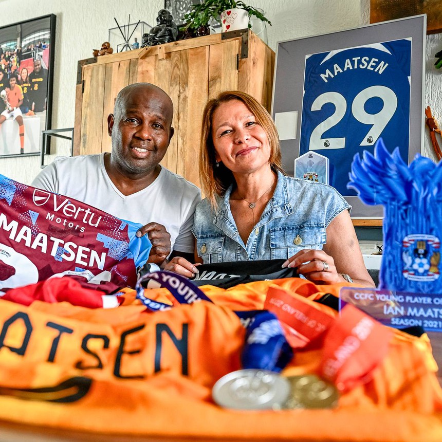 Bố cầu thủ gốc Indonesia lái xe 6 tiếng mang giày tới Đức cho con đá EURO 2024 - Ảnh 3.