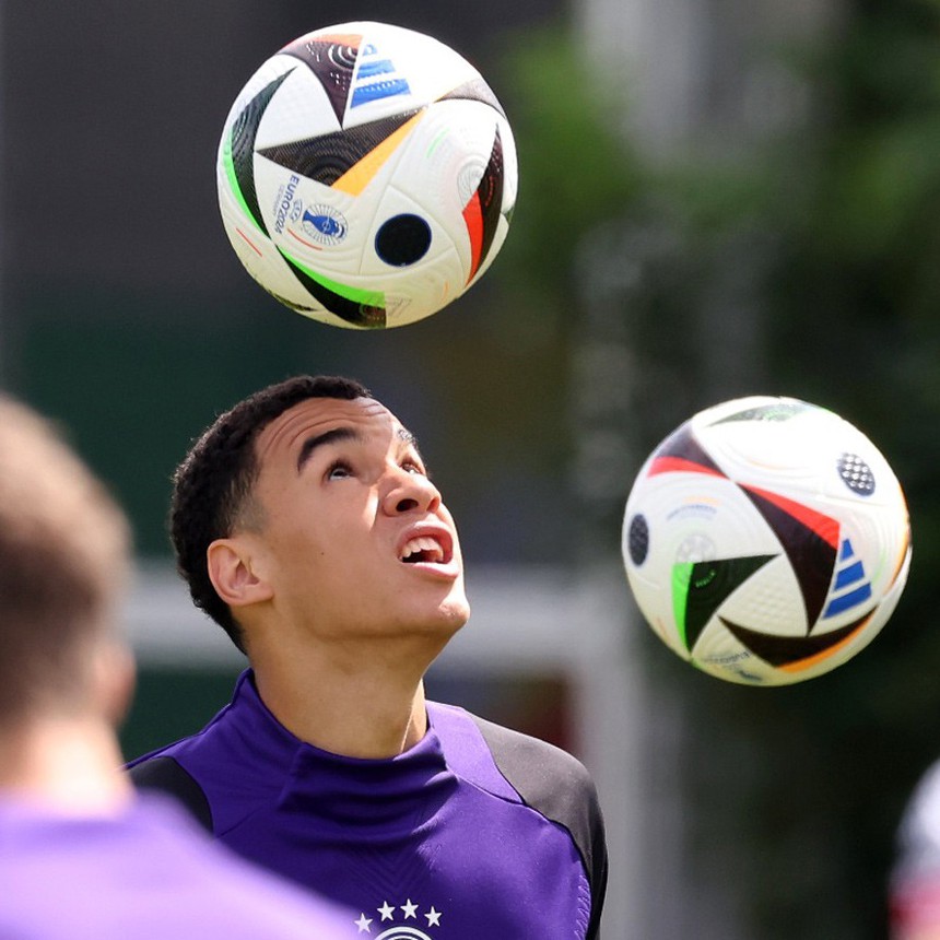 TRỰC TIẾP lễ khai mạc EURO 2024: Chờ đợi bữa tiệc âm nhạc và ánh sáng - Ảnh 3.