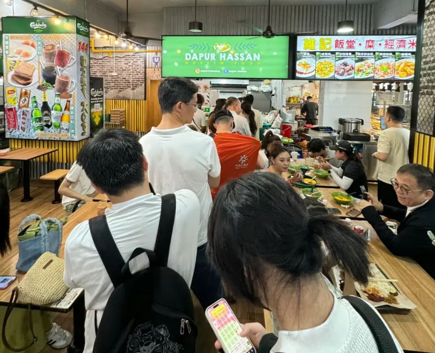 Thủ môn Singapore nài nỉ CĐV Trung Quốc ngừng chuyển tiền vào tài khoản của mình - Ảnh 3.