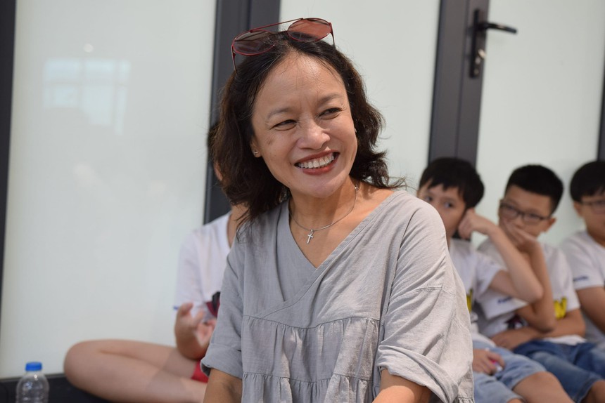 Mẹ chồng khó tính trong 'Mình yêu nhau, bình yên thôi': Ngoài đời dễ mến, là 'mẹ' tốt của Phương Oanh  - Ảnh 3.