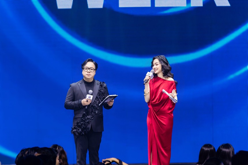 Chân dung nữ MC song ngữ từng du học tại Đại học Bournemouth – Vương quốc Anh - Ảnh 5.