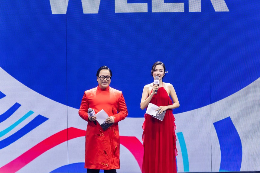 Chân dung nữ MC song ngữ từng du học tại Đại học Bournemouth – Vương quốc Anh - Ảnh 2.