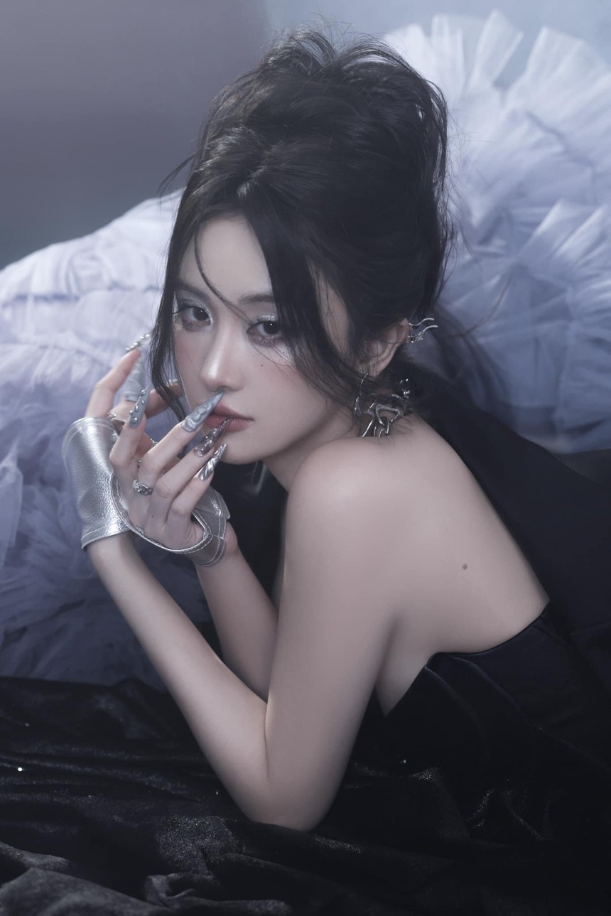 Jun Vũ: Tưởng vai cameo nhẹ nhàng, hoá ra dầm mưa 10 tiếng quay cảnh tai nạn - Ảnh 5. Jun Vũ: Tưởng vai cameo nhẹ nhàng, hoá ra dầm mưa 10 tiếng quay cảnh tai nạn - Ảnh 5.