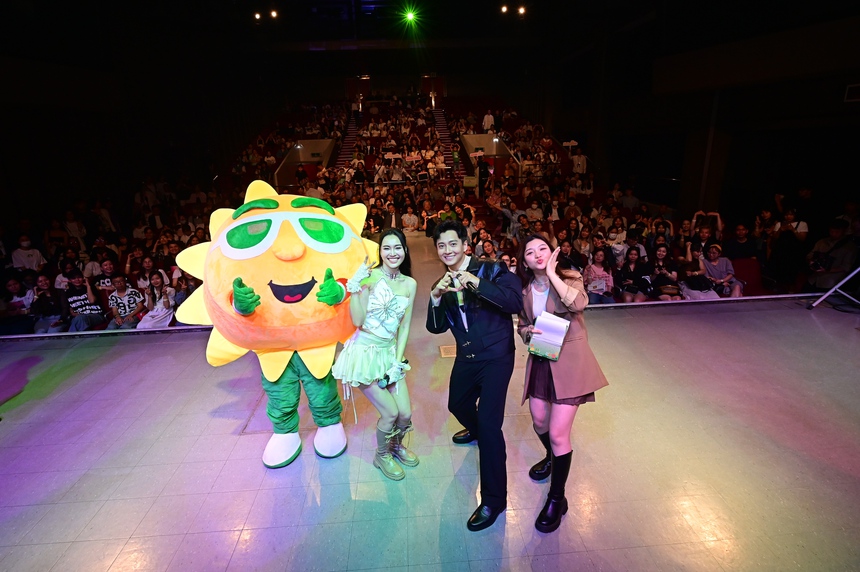 Ngô Kiến Huy được fan chúc mừng sinh nhật sớm tại Tokyo - Ảnh 4.