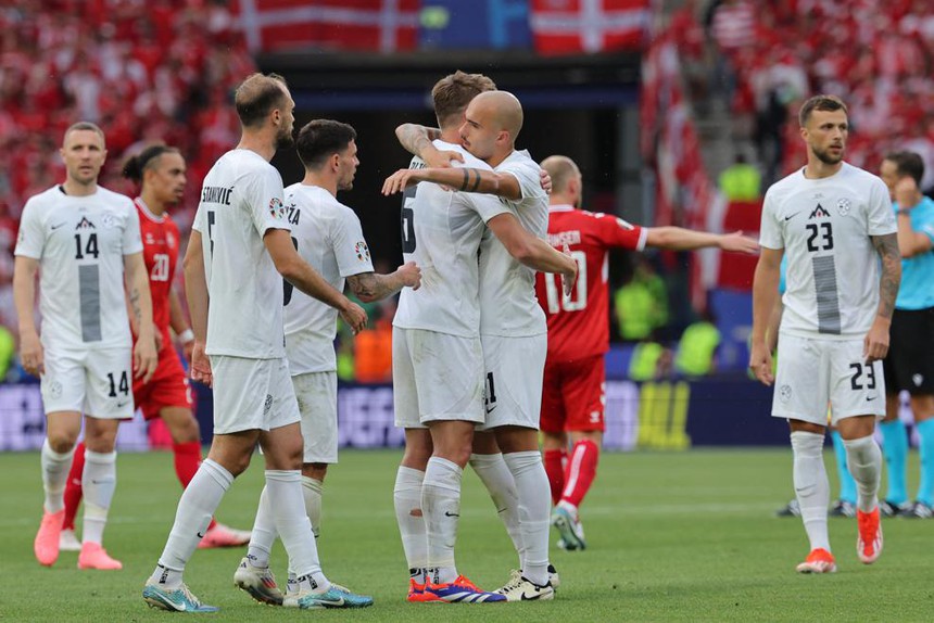 Eriksen lập công, Đan Mạch vẫn nhận kết cục buồn trước Slovenia - Ảnh 2. Eriksen lập công, Đan Mạch vẫn nhận kết cục buồn trước Slovenia - Ảnh 2.