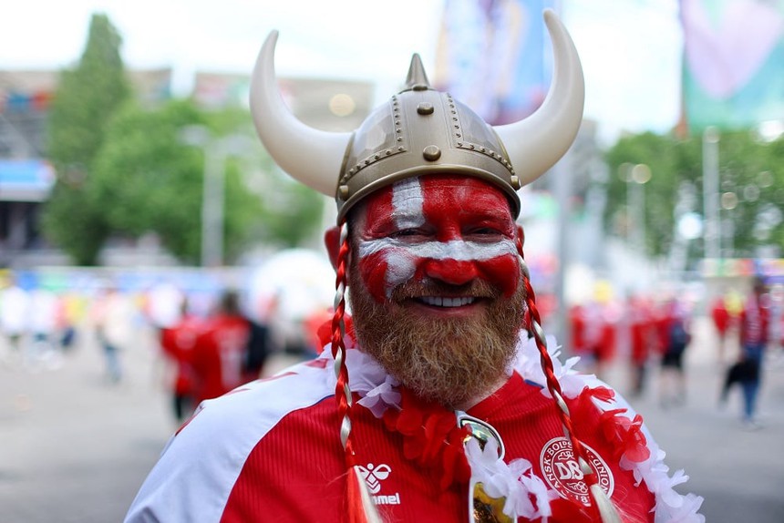 TRỰC TIẾP bóng đá VTV5 VTV6 Slovenia vs Đan Mạch: Eriksen và Hojlund đá chính (0-0, H1) - Ảnh 3. TRỰC TIẾP bóng đá VTV5 VTV6 Slovenia vs Đan Mạch: Eriksen và Hojlund đá chính (0-0, H1) - Ảnh 3.