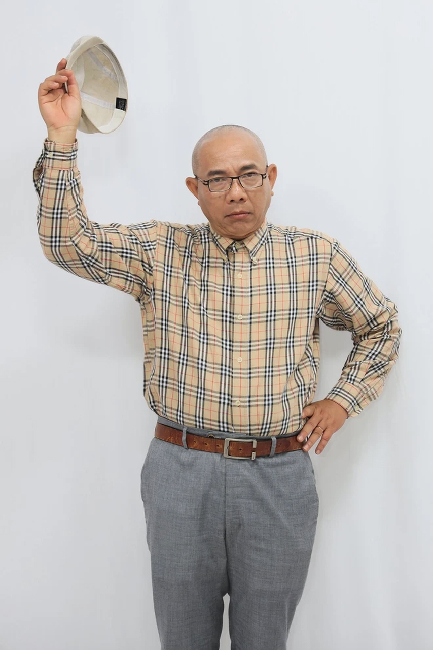 Nghệ sĩ với EURO- Nghệ sĩ Trung Dân: 'Trái bóng đã "lăn" một số nghệ sĩ lên bờ xuống ruộng' - Ảnh 6.