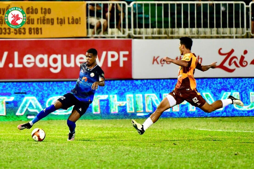 Chơi hơn người hơn một hiệp đấu, HAGL vẫn trắng tay và đối diện nguy cơ xuống hạng - Ảnh 1.