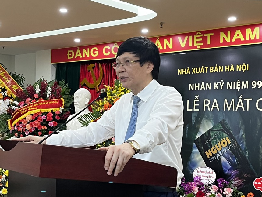 Nhà báo Hồ Quang Lợi: Sống trọn vẹn với "Người trên đường đời" - Ảnh 1.