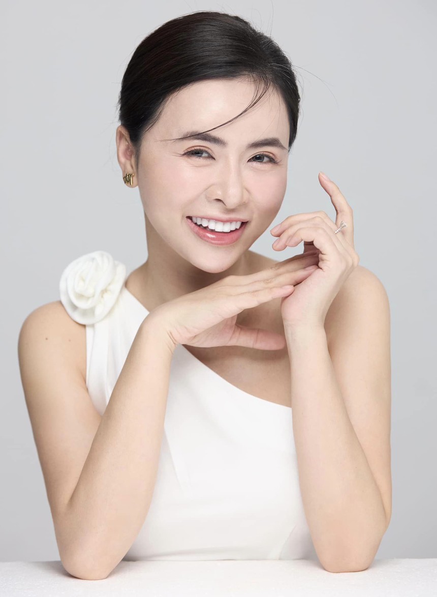 Vừa hết vai trong 'Mình yêu nhau, bình yên thôi', chị Thoa 'ôsin' xả ảnh khoe nhan sắc khiến nhiều người choáng - Ảnh 4.