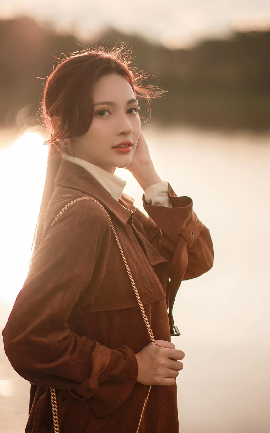 Chị sếp xinh đẹp nhưng khó tính trong 'Những nẻo đường gần xa' là ai? - Ảnh 5.