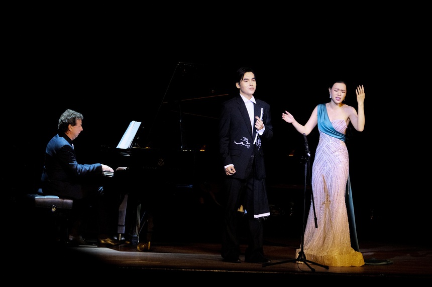 Hiền Nguyễn Soprano và Quốc Đạt Bariton chinh phục  khán giả TP.HCM  - Ảnh 1.