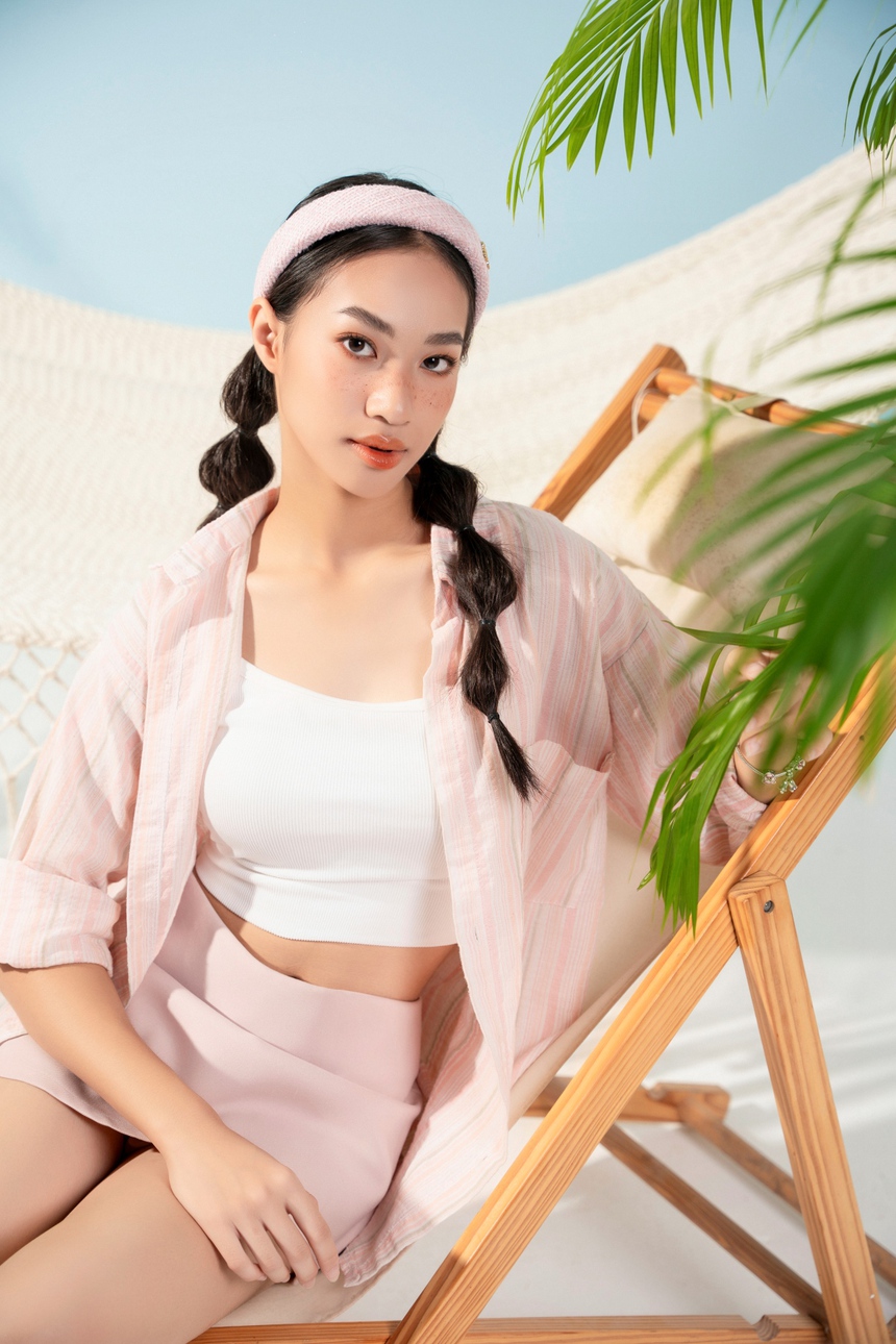 Quỳnh Trang  "khuấy đảo" mùa hè với thần thái tươi trẻ và năng động - Ảnh 1.