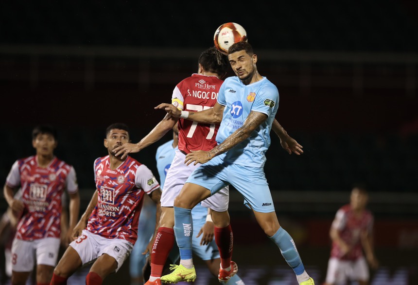 Vòng 24 Night Wolf V-League 2023/24: Nam Định “cắt đuôi” Bình Định, HAGL khó thoát hiểm - Ảnh 1.