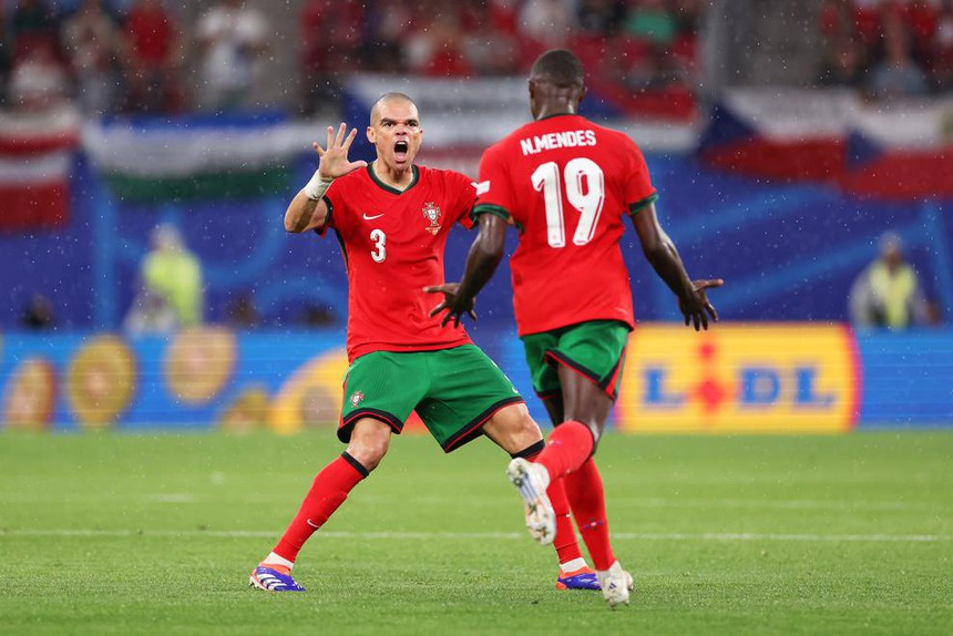 TRỰC TIẾP bóng đá VTV5 VTV6 Bồ Đào Nha vs CH Séc: Phản lưới bất ngờ (1-1, H2) - Ảnh 5. TRỰC TIẾP bóng đá VTV5 VTV6 Bồ Đào Nha vs CH Séc: Phản lưới bất ngờ (1-1, H2) - Ảnh 5.