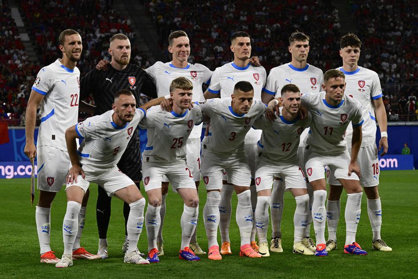 TRỰC TIẾP bóng đá VTV5 VTV6 Bồ Đào Nha vs CH Séc: Ronaldo lĩnh xướng hàng công (0-0, H1) - Ảnh 5. TRỰC TIẾP bóng đá VTV5 VTV6 Bồ Đào Nha vs CH Séc: Ronaldo lĩnh xướng hàng công (0-0, H1) - Ảnh 5.