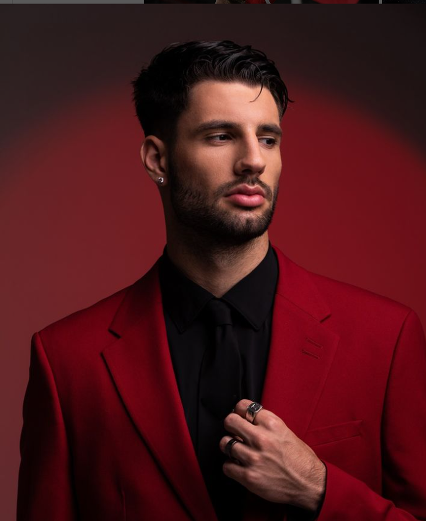 Đội trưởng trẻ nhất EURO đẹp trai cỡ nào mà khiến fan nữ mê mẩn? - Ảnh 7.