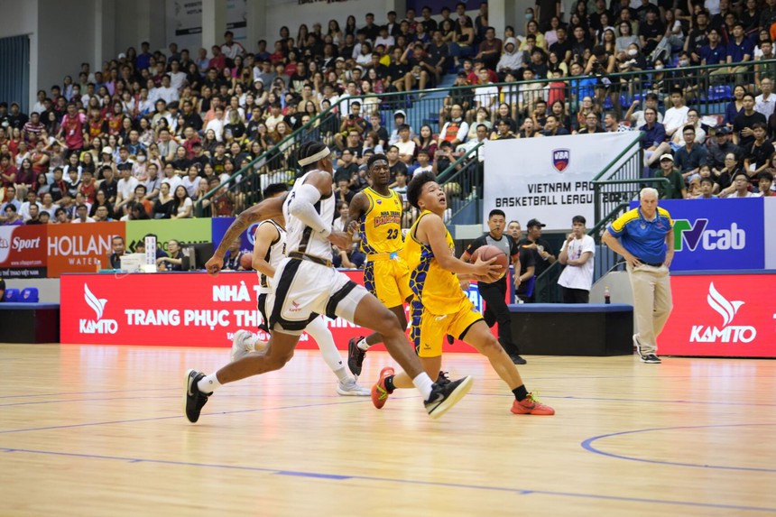 Đương kim vô địch Saigon Heat khởi đầu tưng bừng ngày khai mạc VBA 5x5 mùa thứ 9  - Ảnh 6.