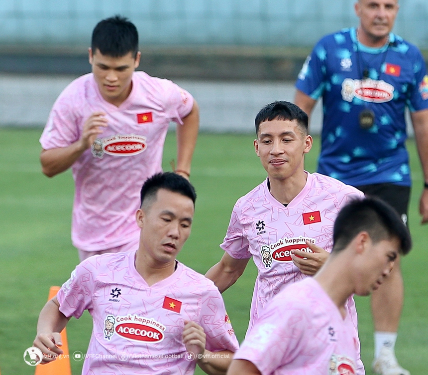 Tin nóng bóng đá Việt 2/6: Tuyển trẻ Việt Nam thắng 4-1, CLB của Công Phượng bay cao, đàn em Hoàng Đức dự giải quốc tế - Ảnh 6.