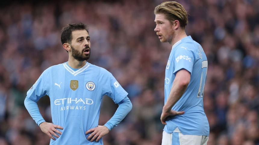 Man City: Làm gì với De Bruyne và Bernardo Silva? - Ảnh 1.