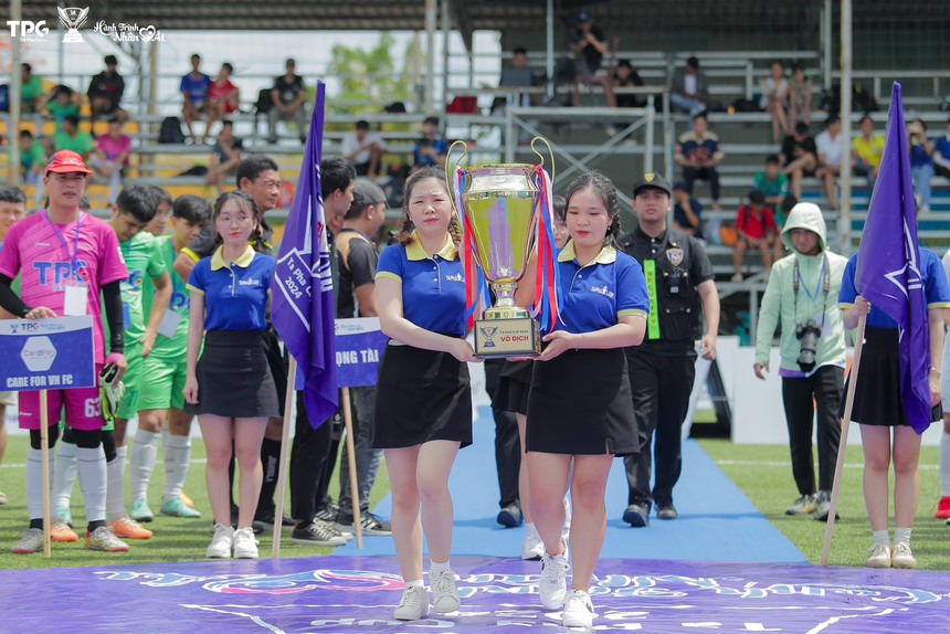 Tưng bừng khai mạc giải bóng đá sân 7 vô địch TP.HCM 2024 - Ảnh 2. Tưng bừng khai mạc giải bóng đá sân 7 vô địch TP.HCM 2024 - Ảnh 2.