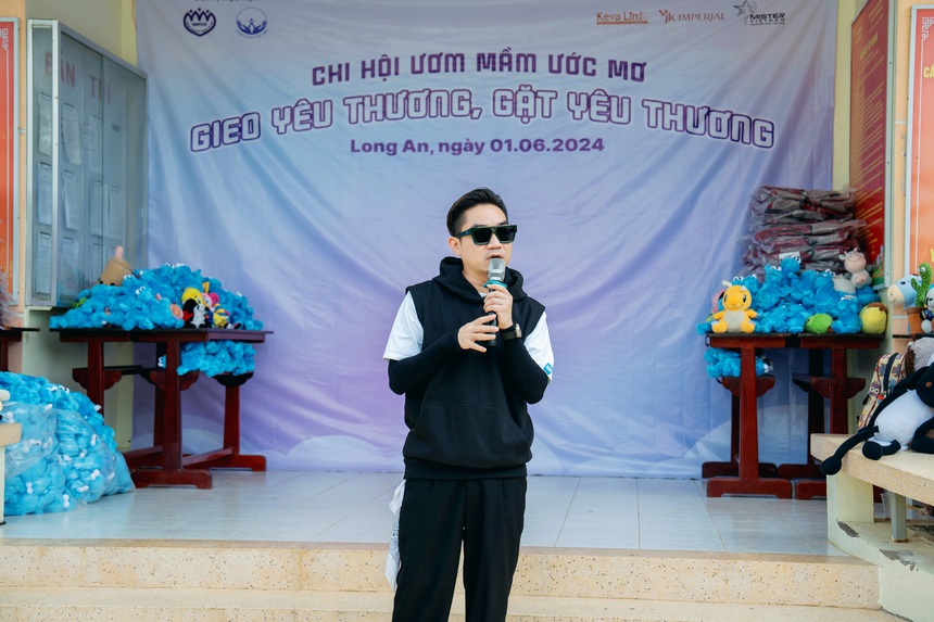 Dàn sao Việt mang yêu thương đến cho trẻ em Long An dịp 1/6 - Ảnh 7.