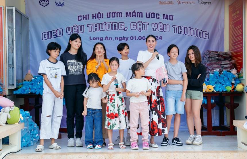 Dàn sao Việt mang yêu thương đến cho trẻ em Long An dịp 1/6 - Ảnh 2.