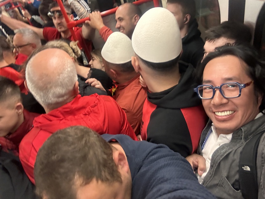 Nhật ký hành trình: “Thảm hoạ Gelsenkirchen” - Ảnh 1.