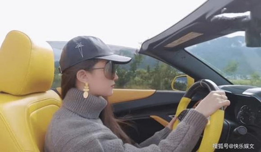 Lưu Diệc Phi: Có cả dàn xe sang, sở hữu hàng ngàn tỷ đồng nhưng vẫn dùng đồ cũ - Ảnh 3.