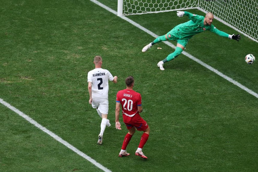 TRỰC TIẾP bóng đá Slovenia vs Serbia (Link VTV2, VTV6, TV360), xem EURO 2024: Bàn thắng mở điểm - Ảnh 4.