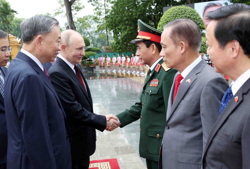 Chủ tịch nước Tô Lâm chủ trì lễ đón chính thức Tổng thống Liên bang Nga Vladimir Putin - Ảnh 6.