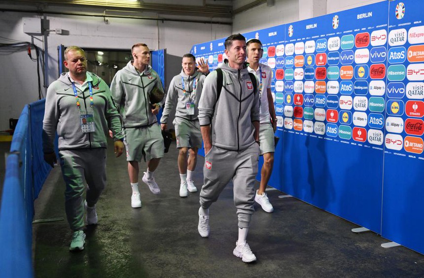 TRỰC TIẾP bóng đá Ba Lan vs Áo (Link VTV2, VTV6, TV360) xem EURO 2024: Piatek so tài Arnautovic - Ảnh 13.