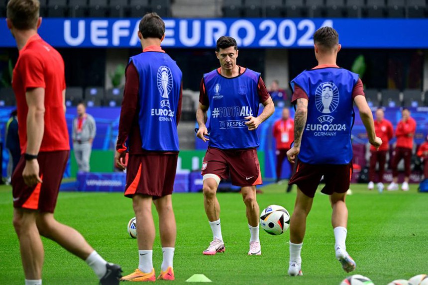 TRỰC TIẾP bóng đá Ba Lan vs Áo (Link VTV2, VTV6, TV360) xem EURO 2024: Piatek so tài Arnautovic - Ảnh 5.