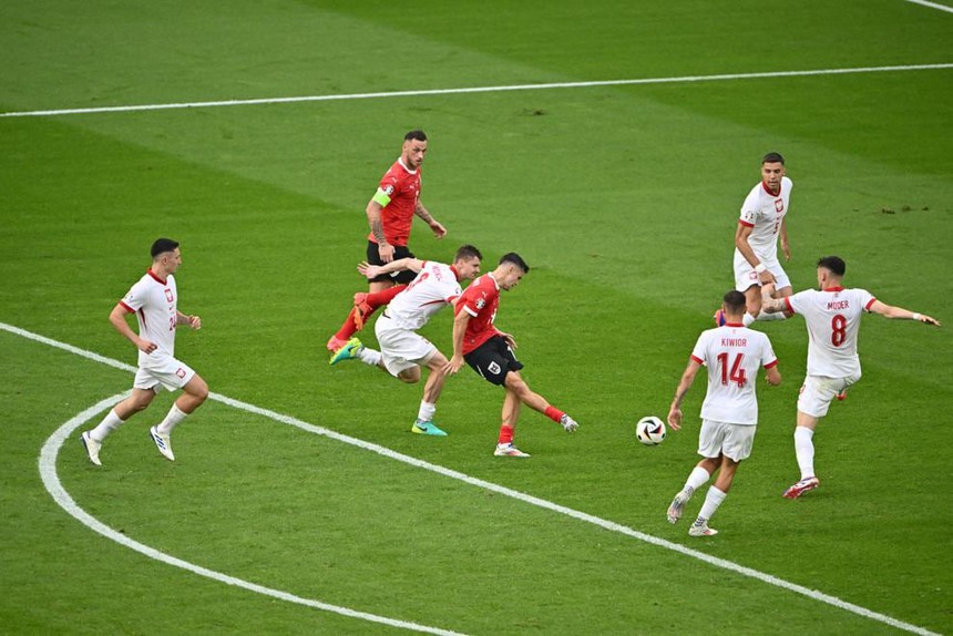 TRỰC TIẾP bóng đá VTV5 VTV6, Ba Lan vs Áo: Gia tăng cách biệt - Ảnh 4. TRỰC TIẾP bóng đá VTV5 VTV6, Ba Lan vs Áo: Gia tăng cách biệt - Ảnh 4.